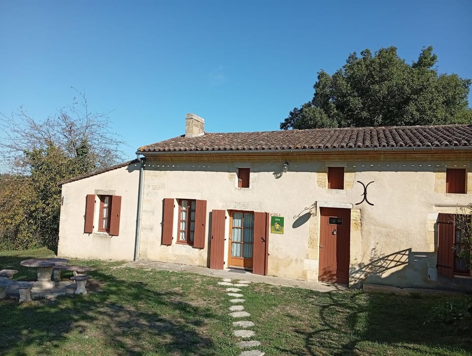 Chambre dans un gîte de Château de l'Estang Vacation rental in Occitanie