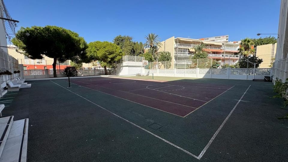 Tennis court