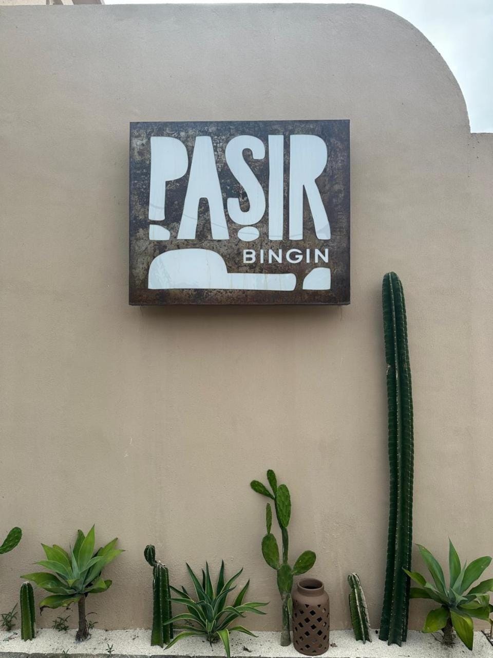 Day, Property logo or sign, Street view