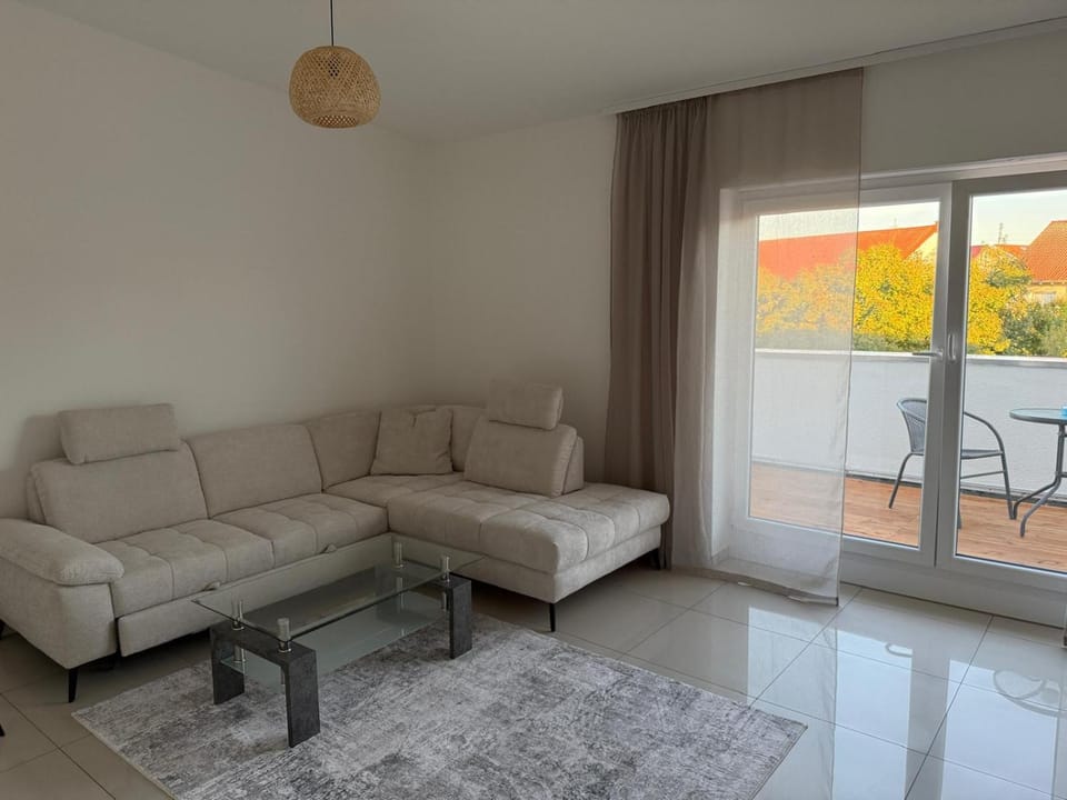 View (from property/room), Balcony/Terrace, Living room, Seating area