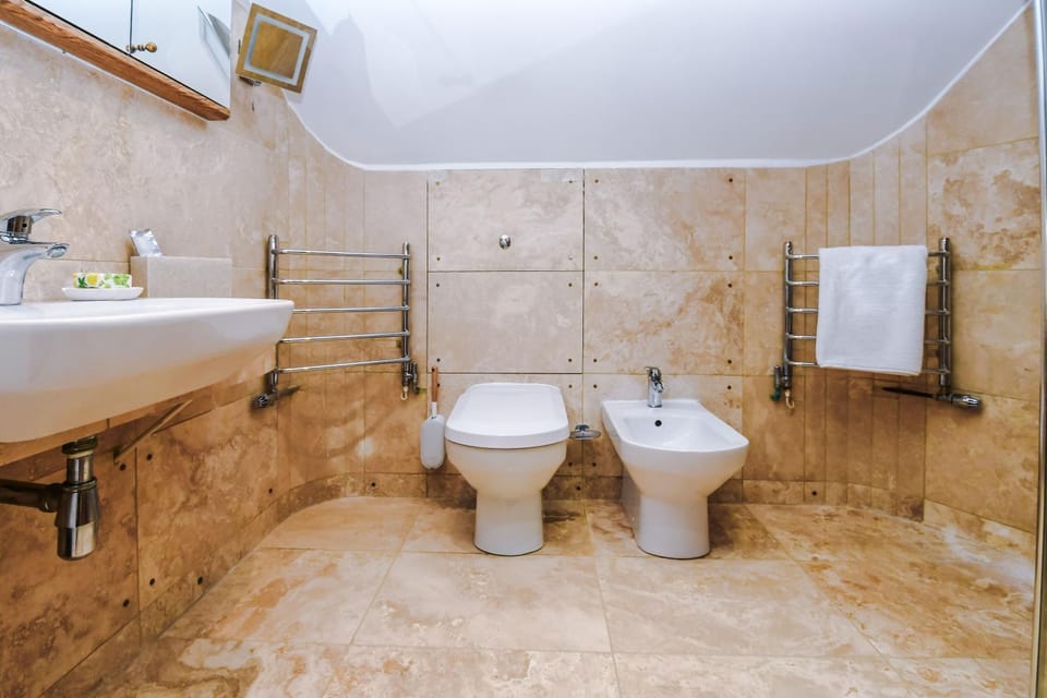 Manby Louth 5BR Home 3Bath Parking WiFi House in England