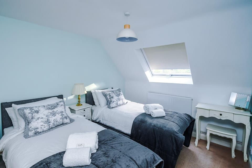 Manby Louth 5BR Home 3Bath Parking WiFi House in England