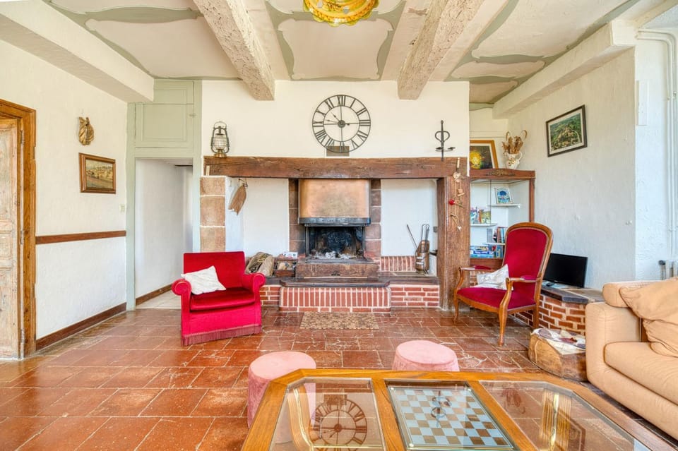 Property building, Living room