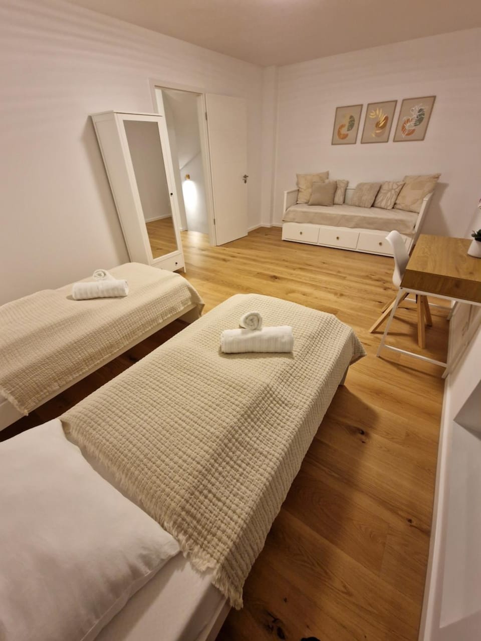 Bed, Seating area, Bedroom