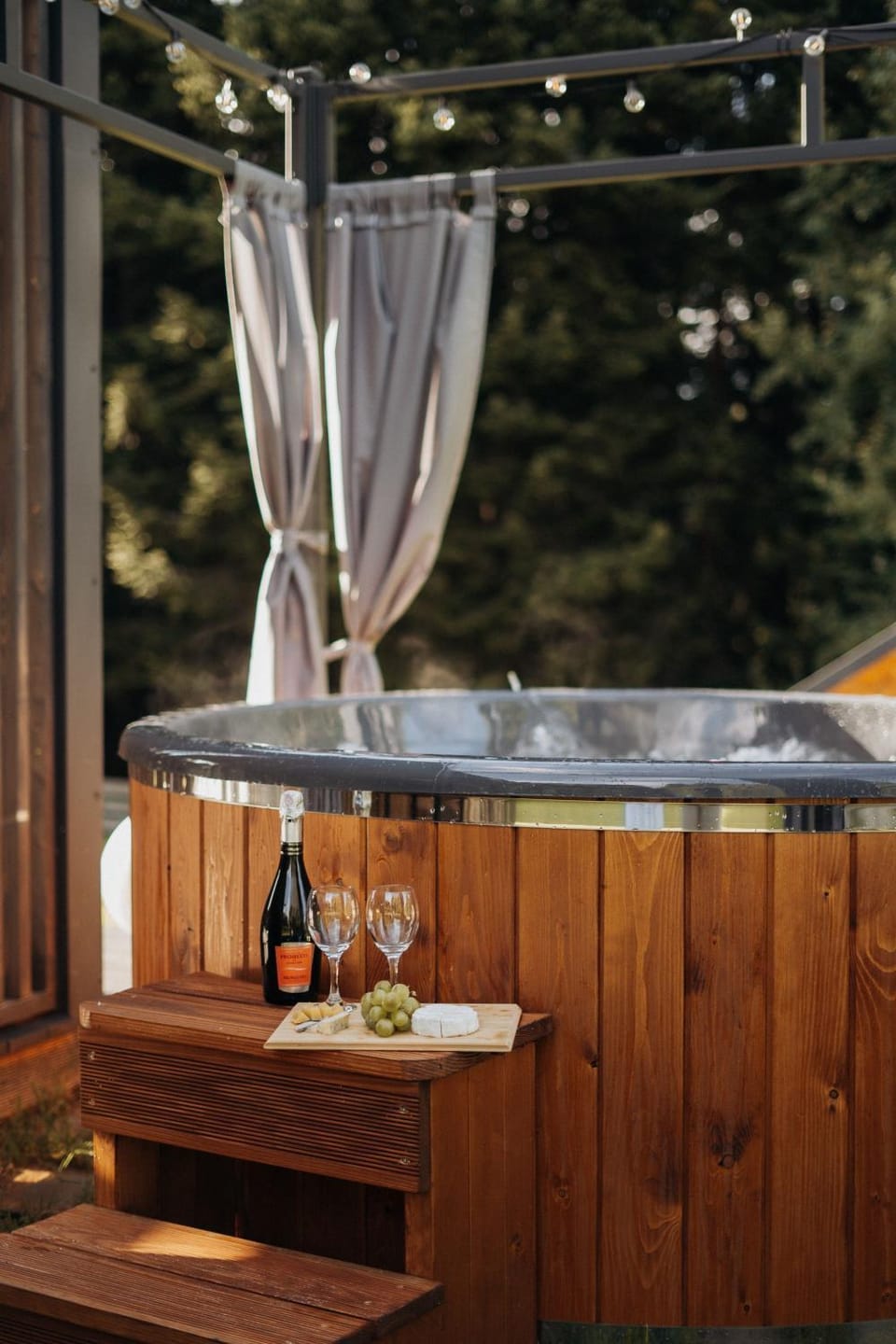 Natural landscape, Hot Tub, Balcony/Terrace