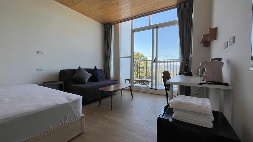 Bed, View (from property/room), Balcony/Terrace, Living room