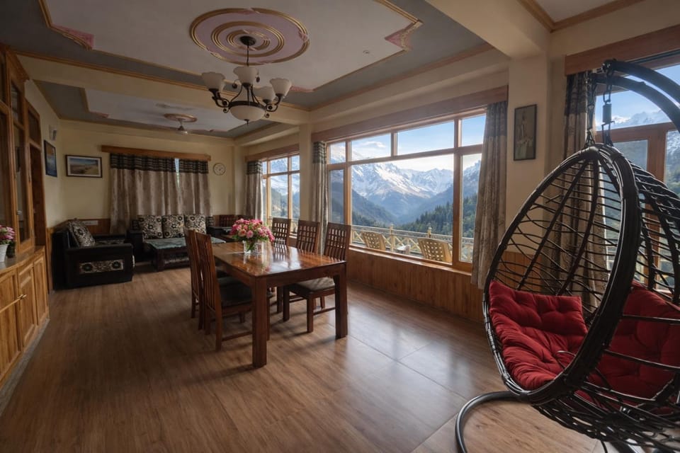 Woods Villa Cottages Manali - 1,2,3,4 Bedrooms Luxury Cottages & Villa Available in Manali with Scenic Mountain View, Manali Hotel in Manali