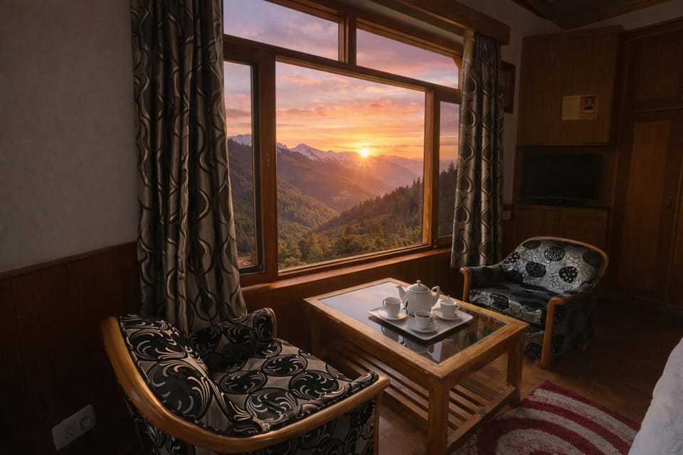 Woods Villa Cottages Manali - 1,2,3,4 Bedrooms Luxury Cottages & Villa Available in Manali with Scenic Mountain View, Manali Hotel in Manali