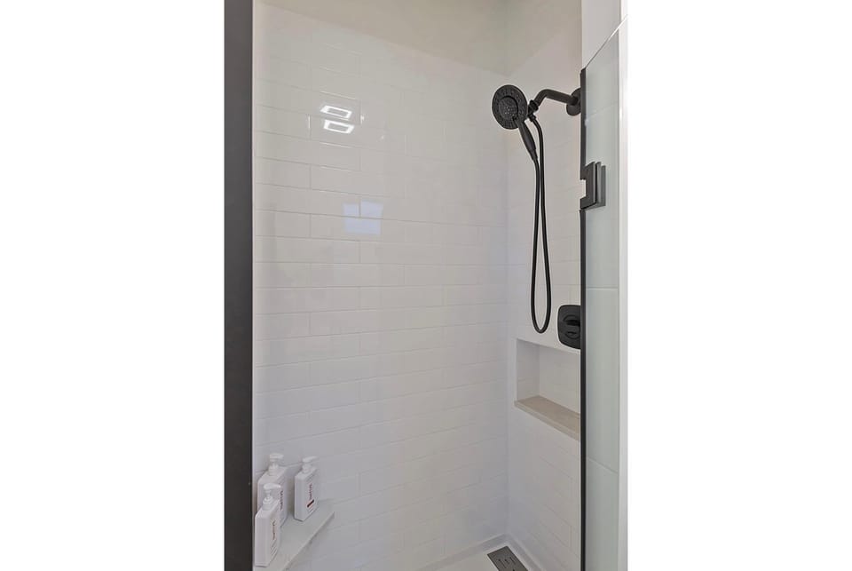 Stylish King Suite-FP-Hot Tub-Walk to All In OT House in Park City