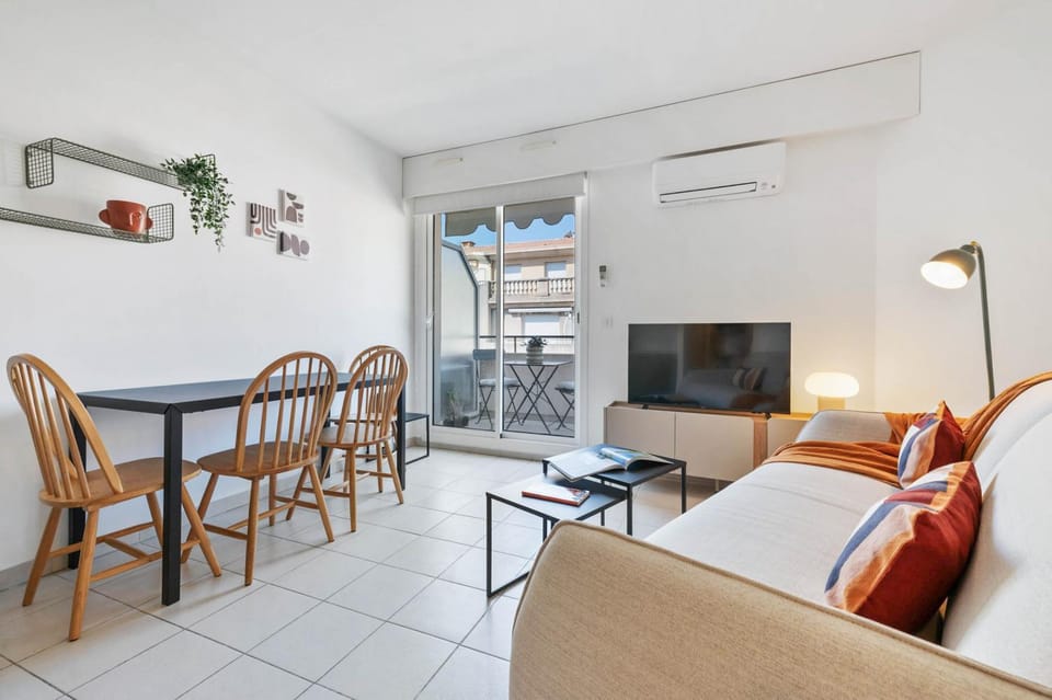 Queen Garden V, Charmant 2 pièces centre ville, AC, vue mer Apartment in Menton