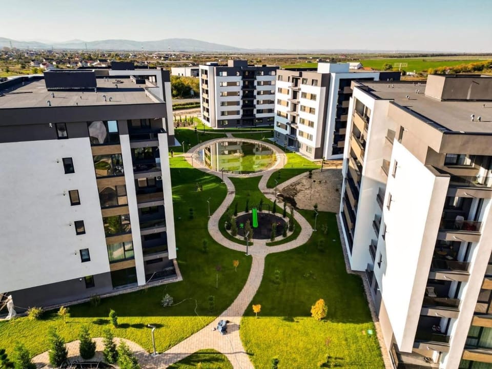 Property building, Spring, Day, Neighbourhood, Natural landscape, Bird's eye view, Street view, Location