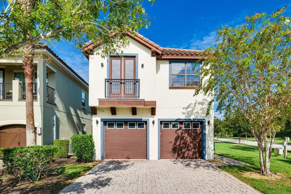 Pets Welcome, Golf Course Views: Reunion Retreat House in Osceola County