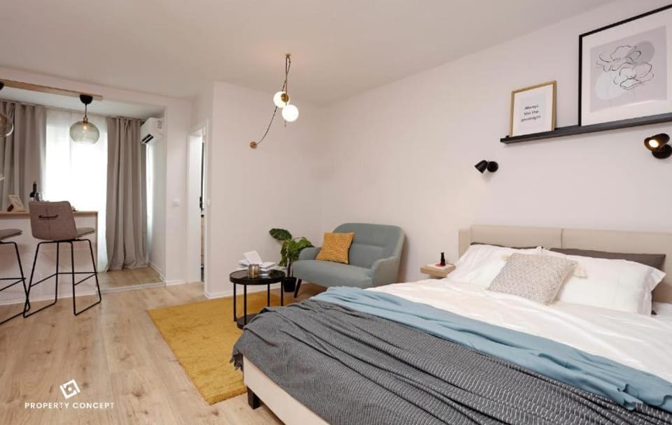 Bed, Living room, Photo of the whole room, Seating area, Bedroom