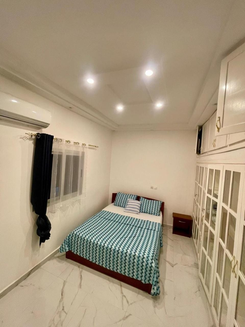 Bed, TV and multimedia, Photo of the whole room, Bedroom, wardrobe