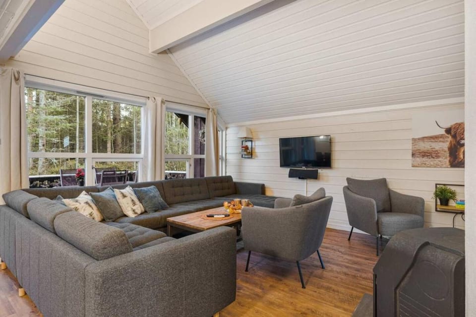 AB38- Large family cabin on Alpingrenda close to the slopes Cabin in Innlandet
