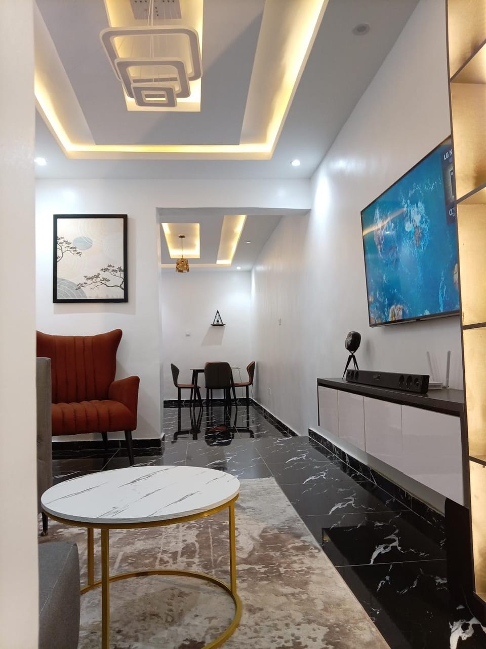 TV and multimedia, Kitchen or kitchenette, Living room, Seating area