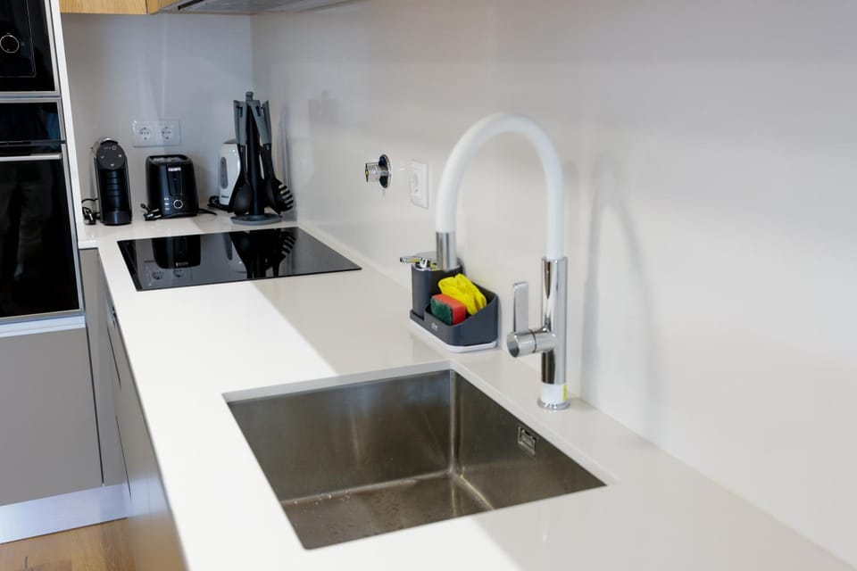 Luxury LeilaMar Apartment - Modern Retreat Apartment in Funchal