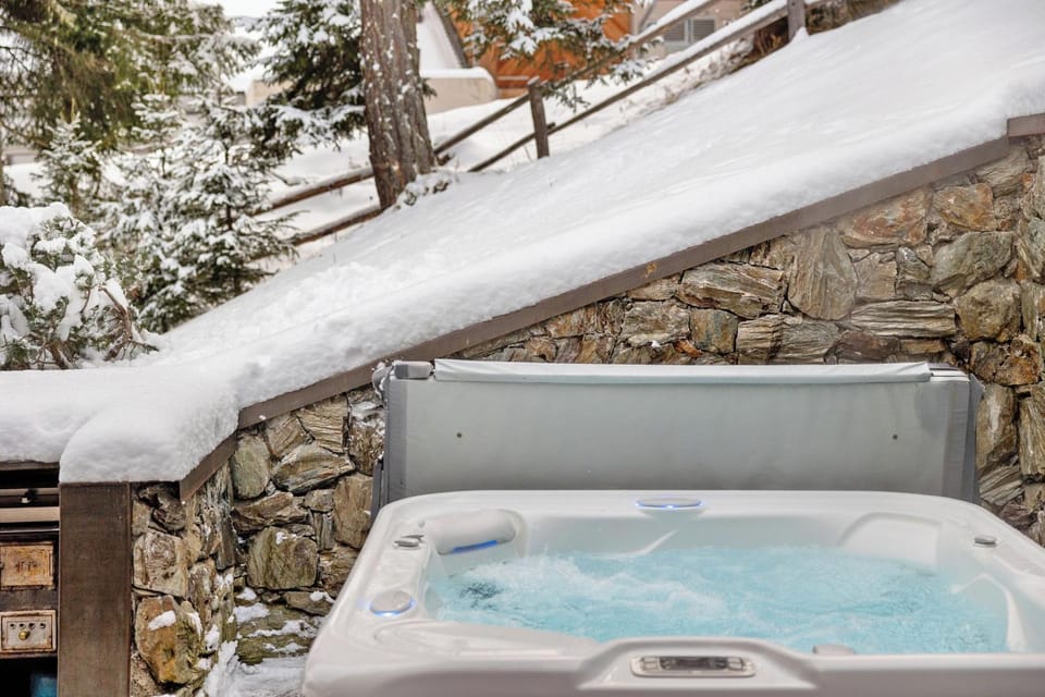 Natural landscape, Hot Tub