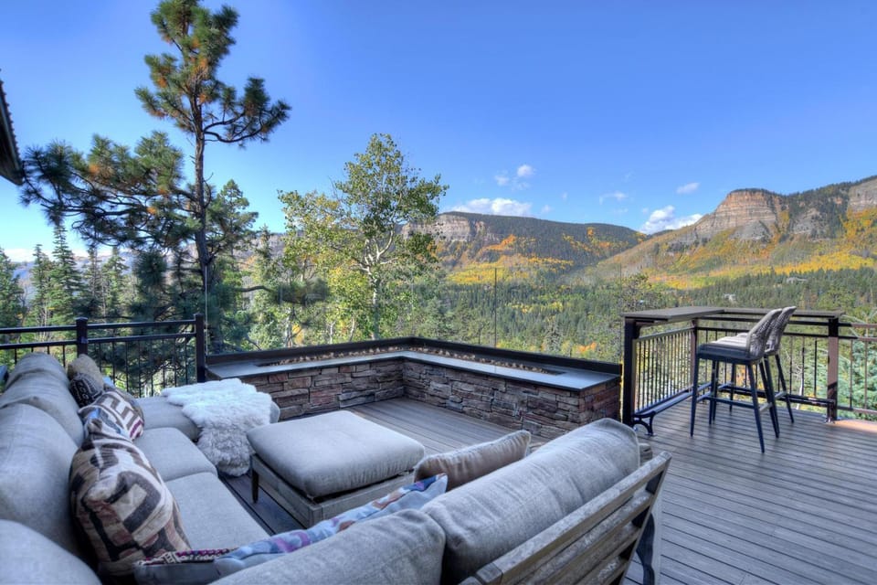 2001 Lake Purgatory Drive House in La Plata County