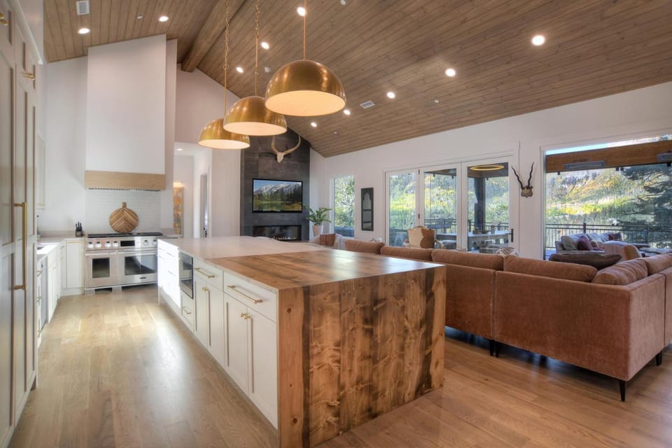 2001 Lake Purgatory Drive House in La Plata County