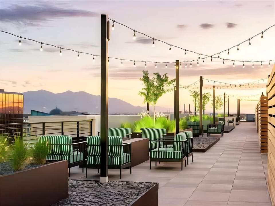 Natural landscape, View (from property/room), Seating area, Mountain view