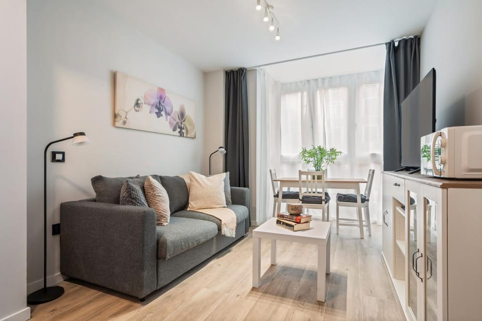 Accessible flat near the Toledo Bridge - 1A Apartment in Madrid