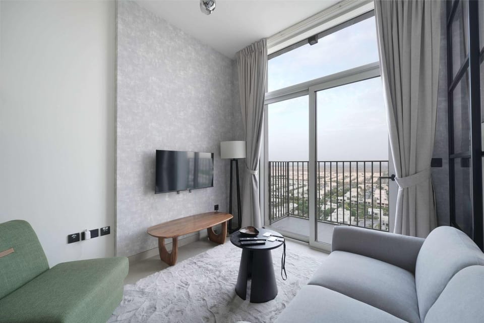 Free housekeeping visits during your stay - StayShort - Dubai Hills sleeps 2 with Private Balcony Apartment in Dubai