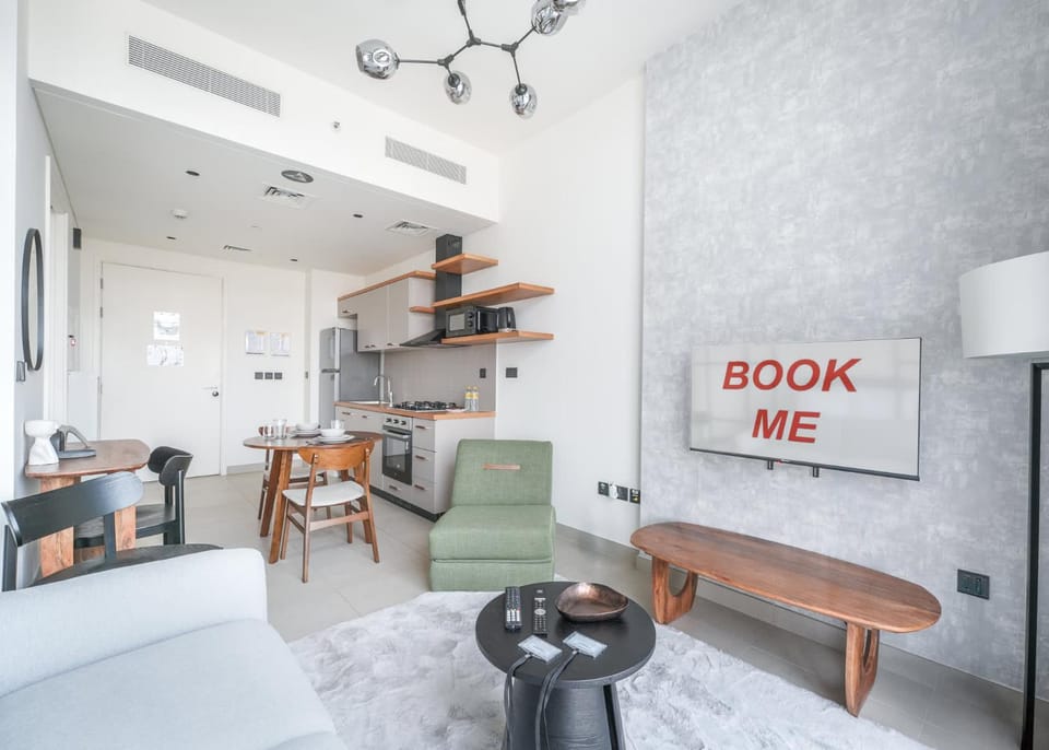 Free housekeeping visits during your stay - StayShort - Dubai Hills sleeps 2 with Private Balcony Apartment in Dubai