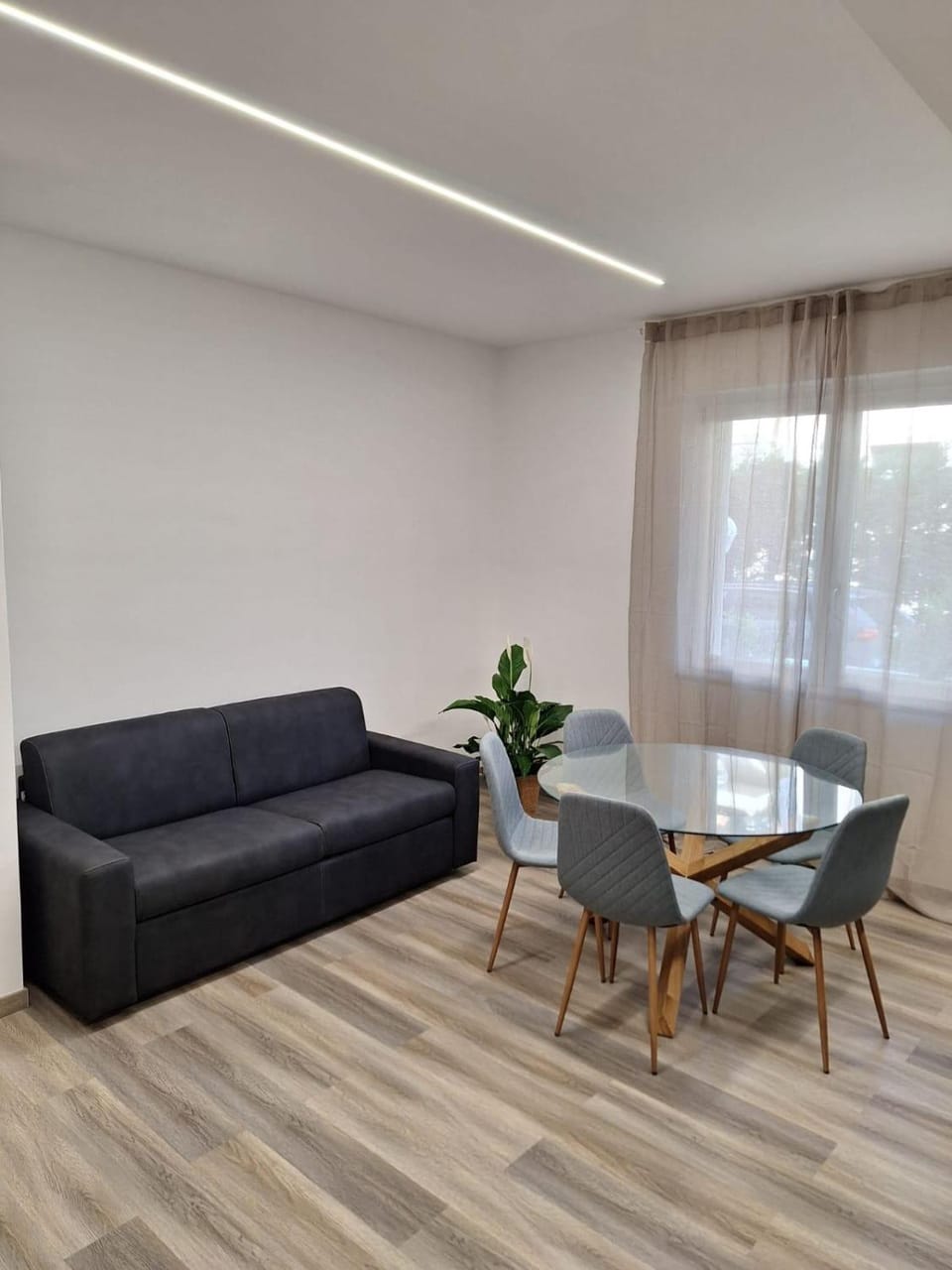 Living room, Seating area, Dining area