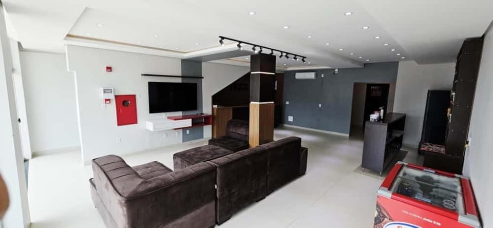 Communal lounge/ TV room, TV and multimedia, Living room, Seating area, Evening entertainment