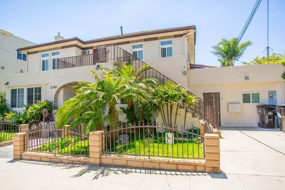 Great Views Studio apartment near Little Italy House in San Diego