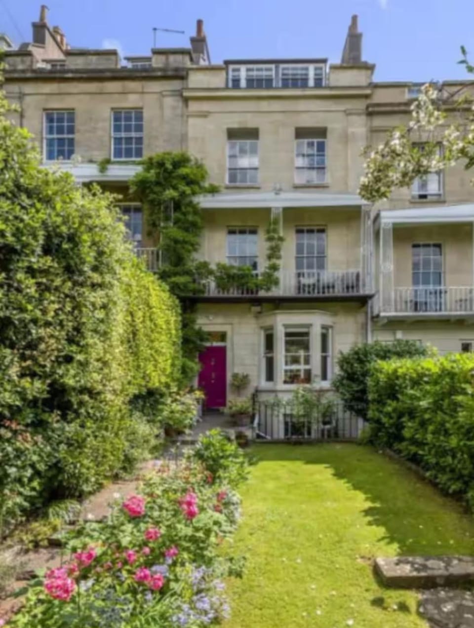 Property building, Day, Garden, Garden view