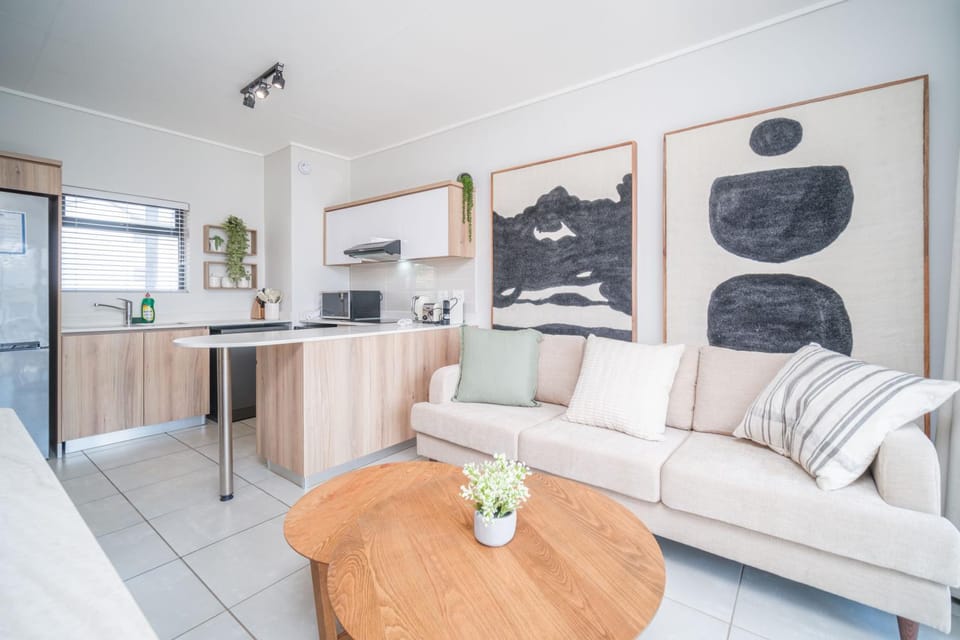 Kitchen or kitchenette, Living room, Seating area, stove