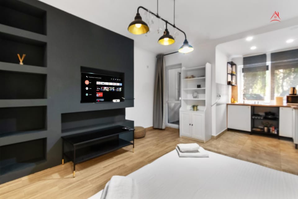 Bed, Kitchen or kitchenette, Photo of the whole room, wardrobe