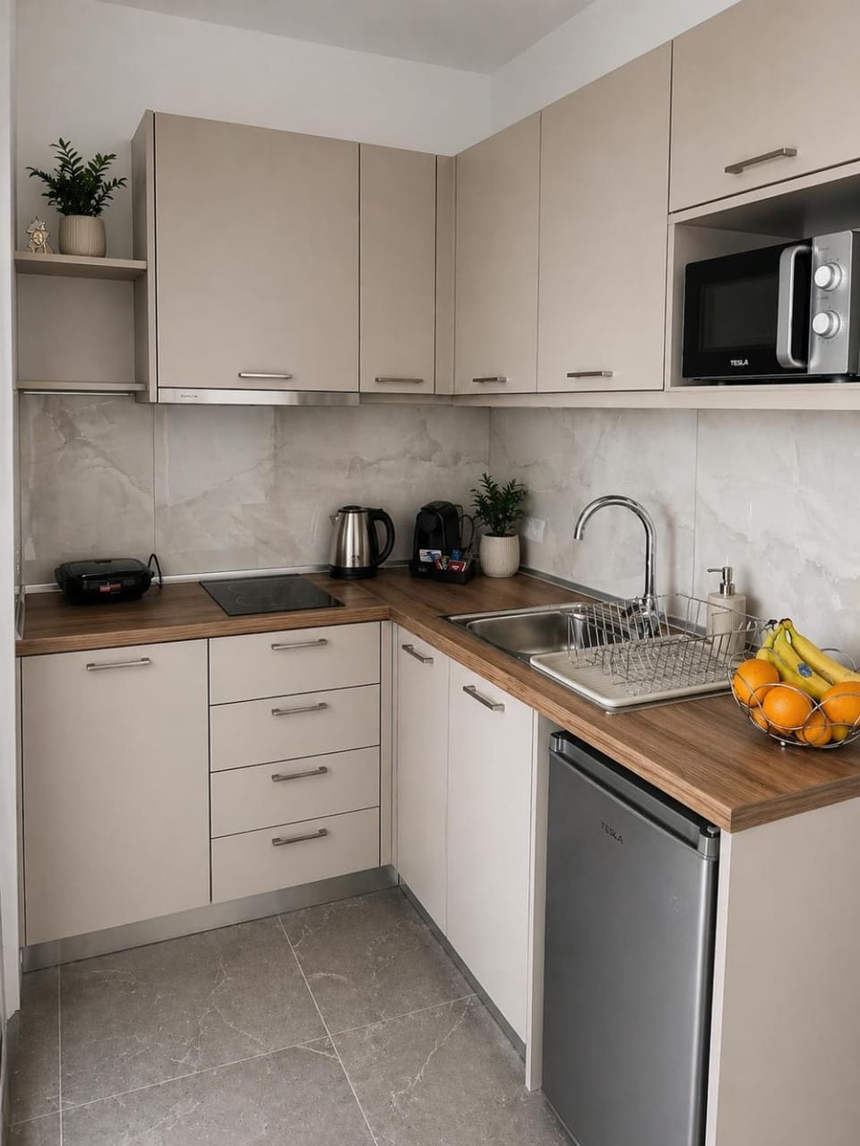Kitchen or kitchenette