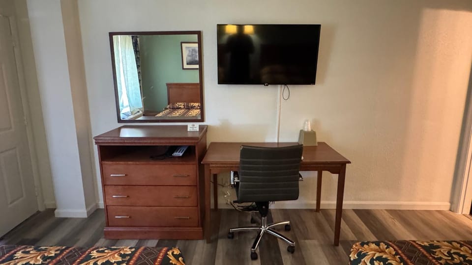 Economy Inn Ontario Motel in Ontario