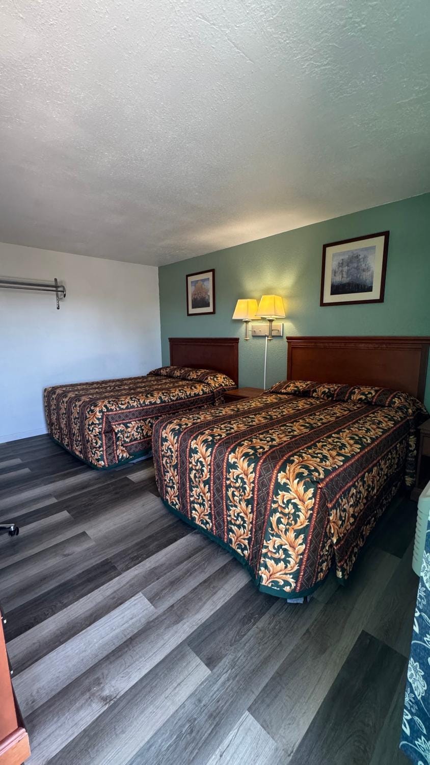 Economy Inn Ontario Motel in Ontario