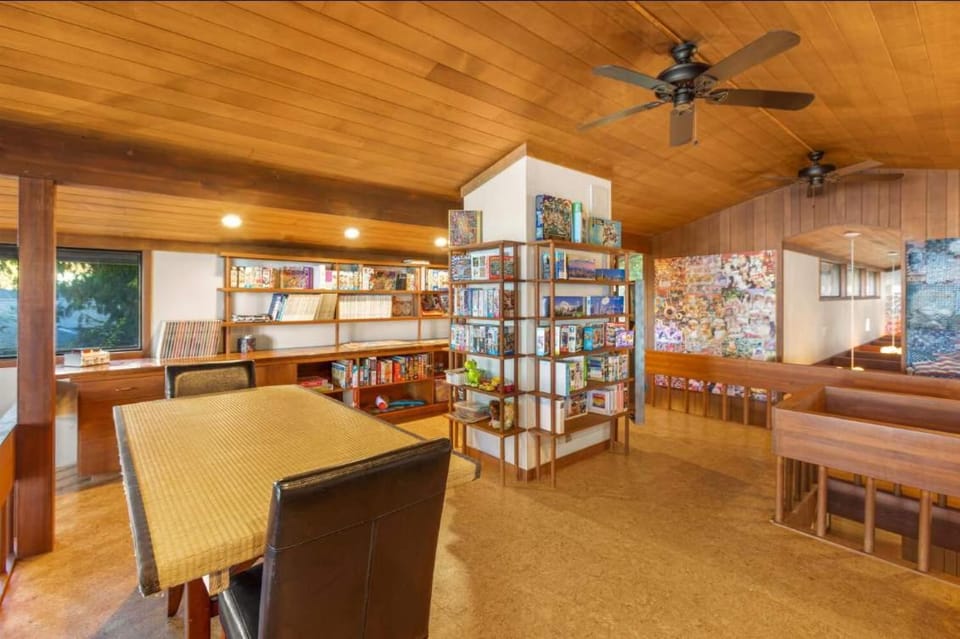 Poulsbo Waterfront Lodge with Game Room Library House in Hood Canal
