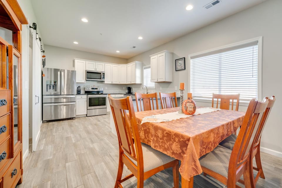 Walk to Moses Lake! Family Home with Fenced Yard House in Moses Lake