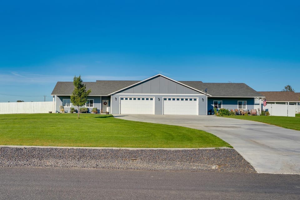 Walk to Moses Lake! Family Home with Fenced Yard House in Moses Lake