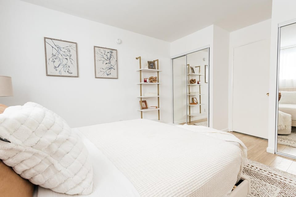 Bedroom, wardrobe