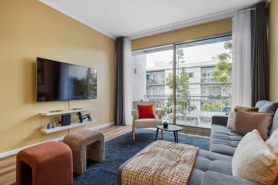 Communal lounge/ TV room, Living room