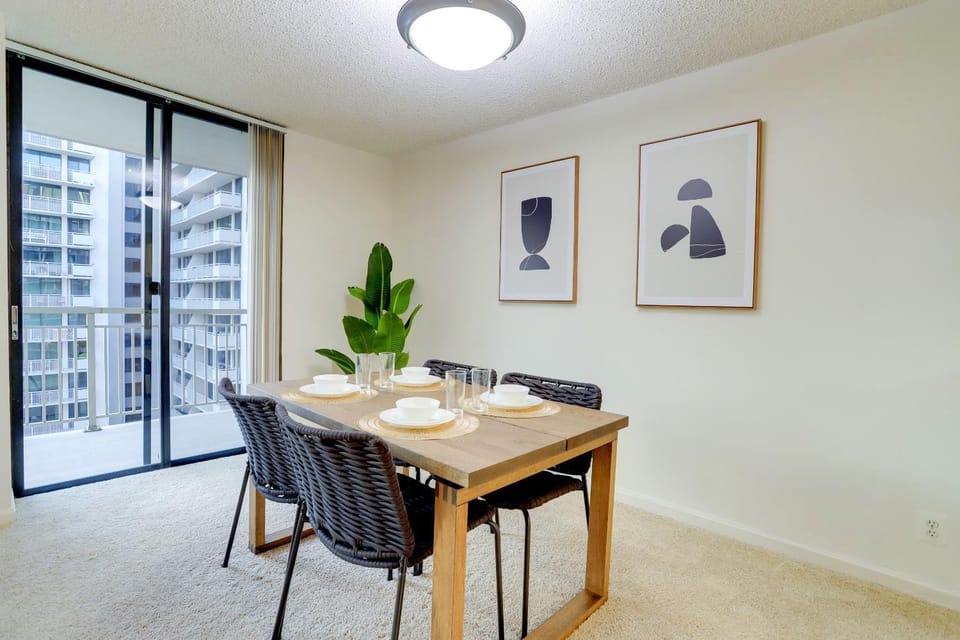 Seating area, Dining area