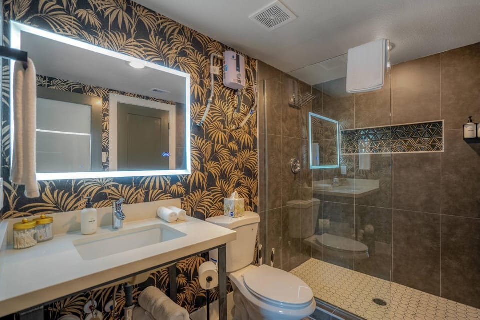 Shower, Bathroom, Decorative detail