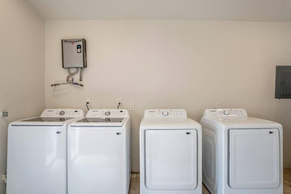 Property building, laundry, washing machine, dryer
