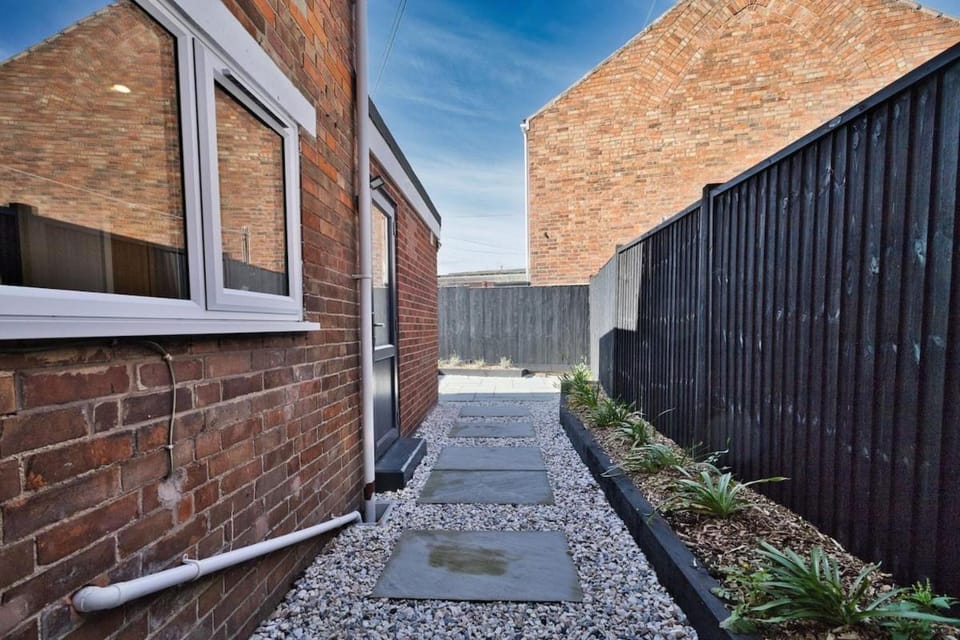 Spacious 3 Bedroom House with Parking in Bridgwater Ideal for Contractors & Group Stays Apartment in Bridgwater