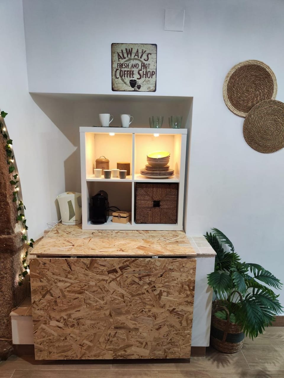 Coffee/tea facilities, Dining area
