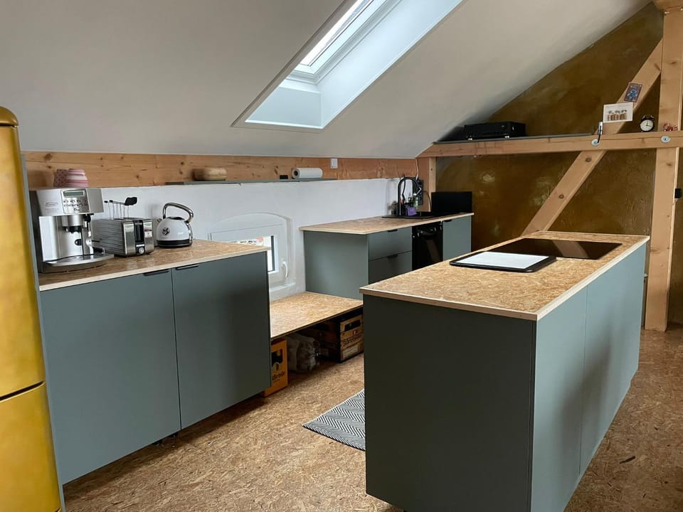 Kitchen or kitchenette