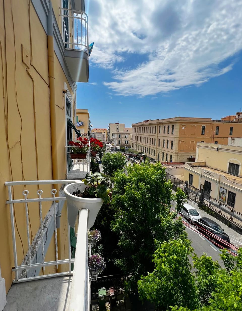 Property building, Neighbourhood, City view, Street view, Location