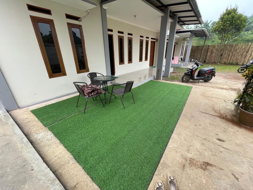 Villa Ayah Barnas Villa in Cisarua